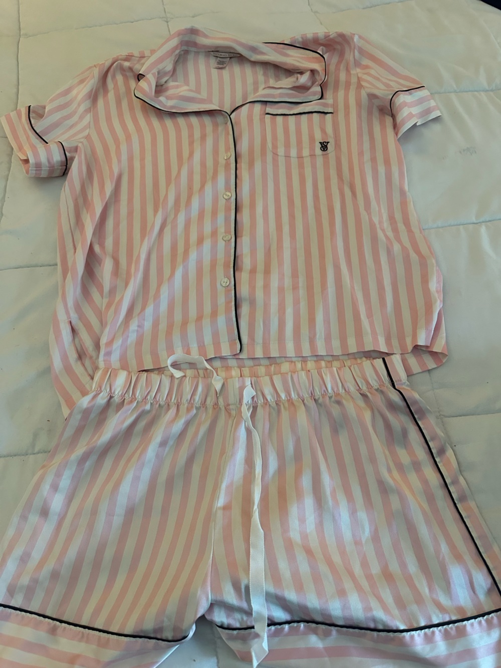 Victoria’s Secret iconic pink stripe PJ Set M